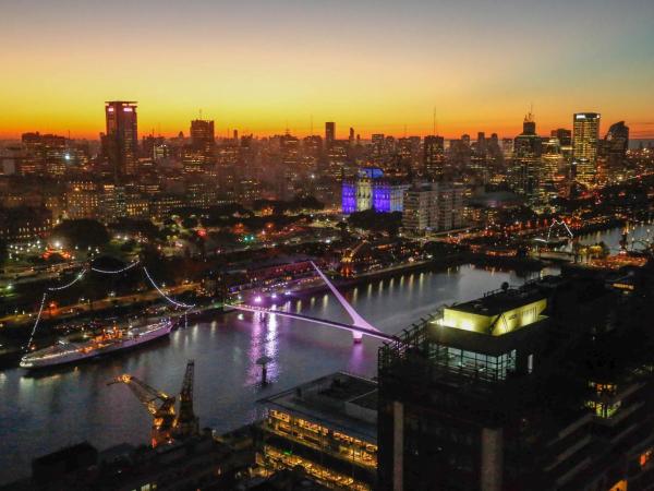 Alvear Icon Hotel : photo 3 de la chambre chambre double ou lits jumeaux deluxe - vue sur ville