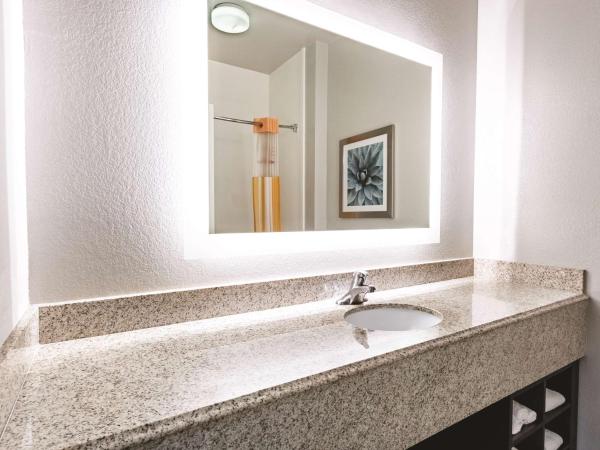 La Quinta by Wyndham Phoenix I-10 West : photo 4 de la chambre chambre lit king-size - non-fumeurs