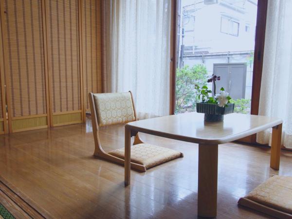 I Osaka Traditional : photo 8 de la chambre chambre familiale - vue sur jardin