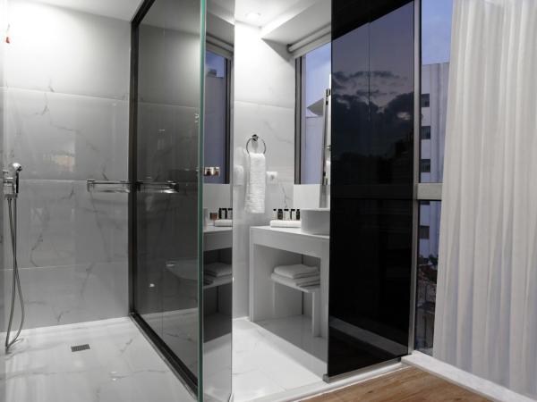 B4B Athens Signature Hotel : photo 8 de la chambre suite style de vie - vue sur acropole