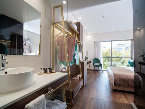 B4B Athens Signature Hotel : photo 2 de la chambre chambre double ou lits jumeaux supérieure - vue sur acropole