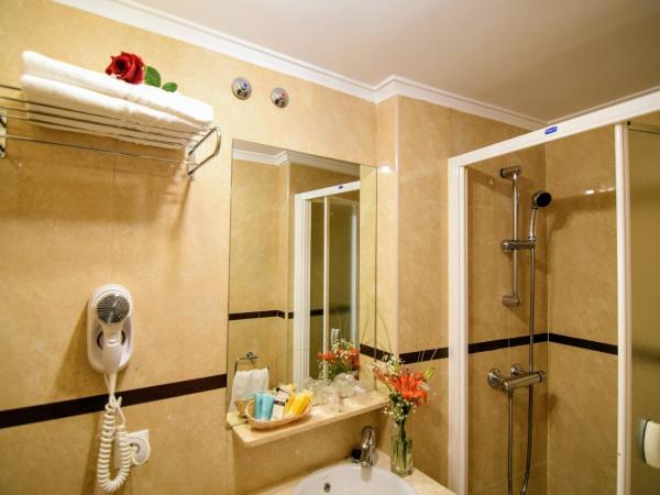 Hospedium Plaza Mayor Salamanca : photo 6 de la chambre chambre triple