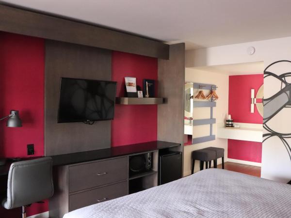 University Inn : photo 2 de la chambre chambre lit king-size