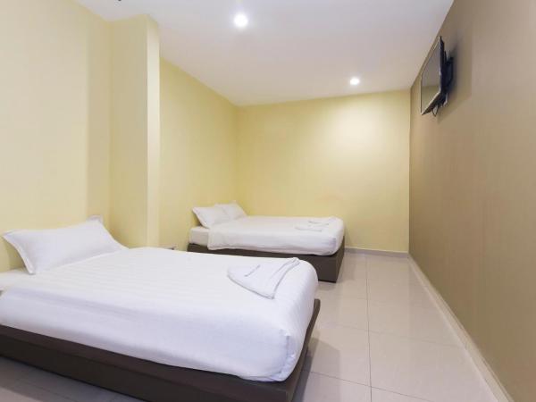 Hotel Raja Bot : photo 4 de la chambre chambre triple standard