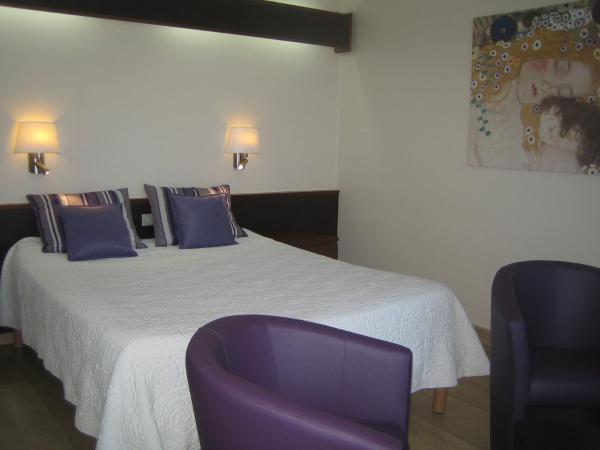 Plage des Pins : photo 4 de la chambre chambre double supérieure avec balcon - vue sur mer