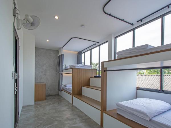 Lost Inn BKK : photo 3 de la chambre lit dans un dortoir de 4 lits