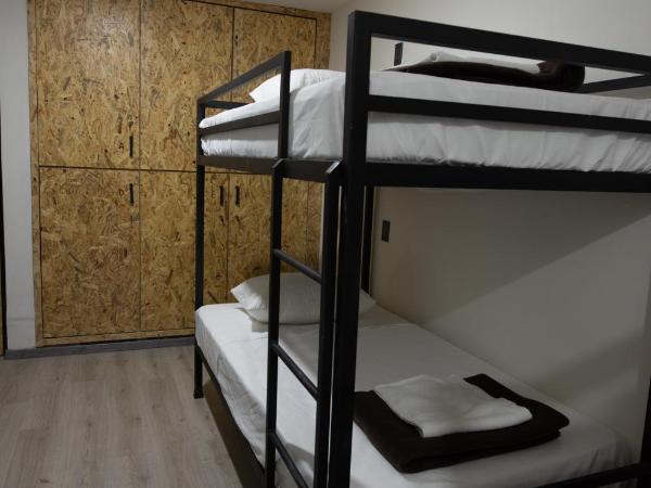 Hostal Hidalgo : photo 1 de la chambre lit superposé dans dortoir mixte