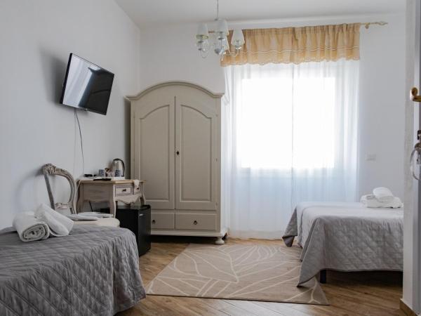 City Garden Guest House : photo 6 de la chambre chambre lits jumeaux avec lit d’appoint - 301