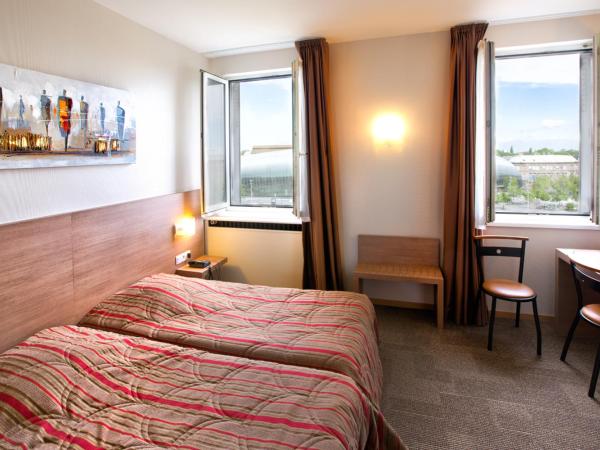 Hôtel Vendôme : photo 5 de la chambre chambre lits jumeaux