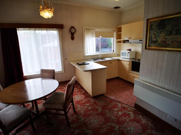 Motel Mayfair on Cavell : photo 3 de la chambre two-bedroom apartment - derwent