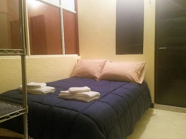 C huespedes Sn Angel Home - confirme reservacion al telefono siempre - : photo 1 de la chambre chambre double