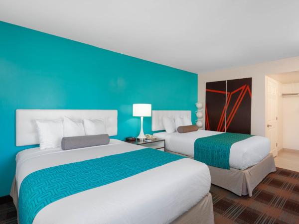 Howard Johnson by Wyndham San Diego Hotel Circle : photo 1 de la chambre chambre avec 2 grands lits queen-size