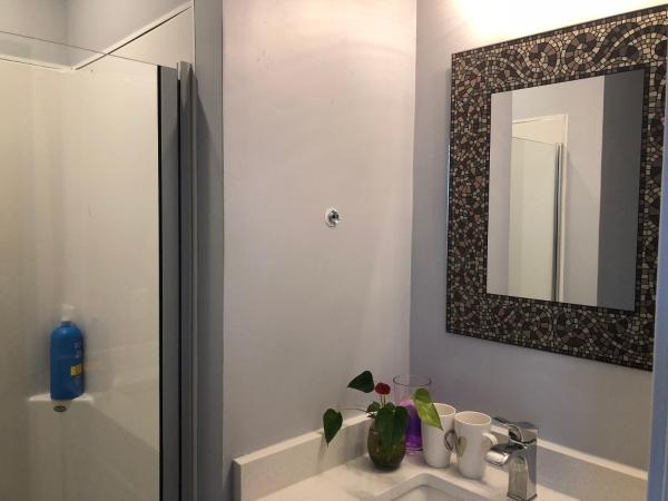 The Sunshine House-Free Parking : photo 10 de la chambre chambre familiale avec salle de bains privative