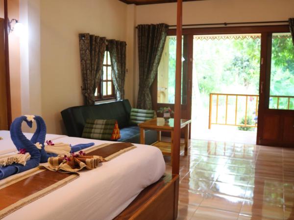 Rasa sayang Resort - SHA Certificate : photo 2 de la chambre villa de luxe - vue sur jardin