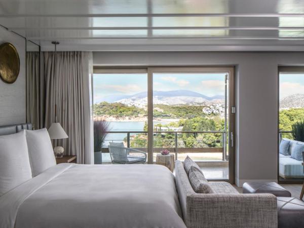 Four Seasons Astir Palace Hotel Athens : photo 2 de la chambre chambre lit king-size - vue sur mer d'arion