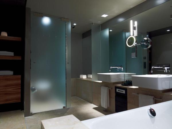 Sofitel Munich Bayerpost : photo 10 de la chambre suite d'angle opéra avec lit king-size