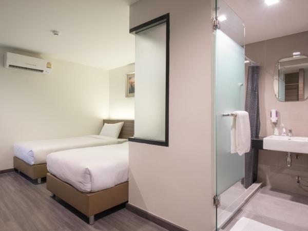 Sovereign Group Hotel at Pratunam : photo 4 de la chambre chambre lits jumeaux deluxe