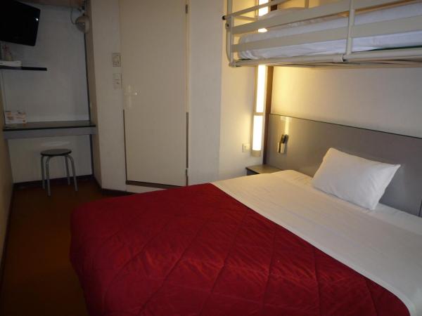 Première Classe Valence Sud : photo 5 de la chambre chambre triple (1 lit double et 1 lit simple)