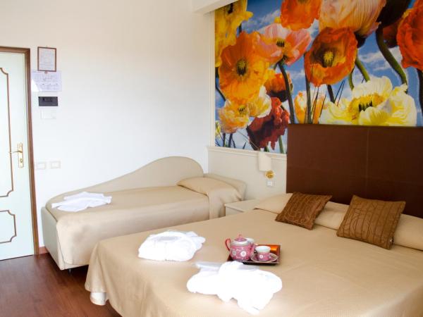 Hotel Apollo : photo 2 de la chambre chambre triple classique