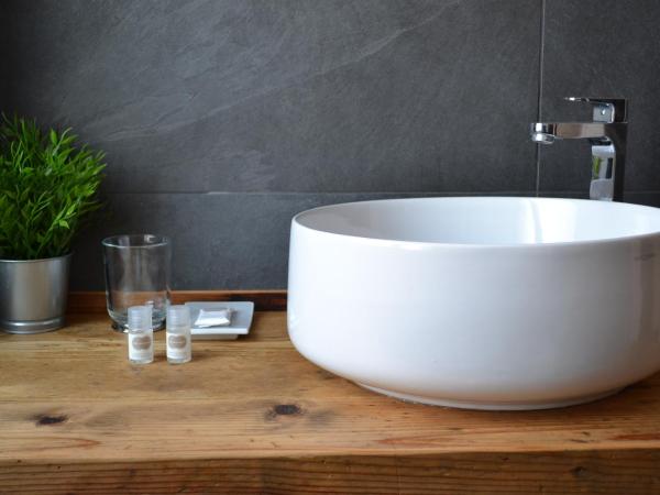 ParcoSantaTeresa Suites LOC-02279 : photo 8 de la chambre chambre double ou lits jumeaux avec salle de bains privative