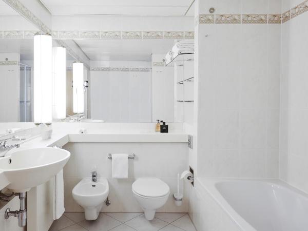 Living Hotel Großer Kurfürst : photo 6 de la chambre chambre double affaires