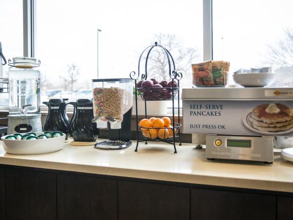 Carlton Inn Midway : photo 5 de la chambre chambre lit king-size