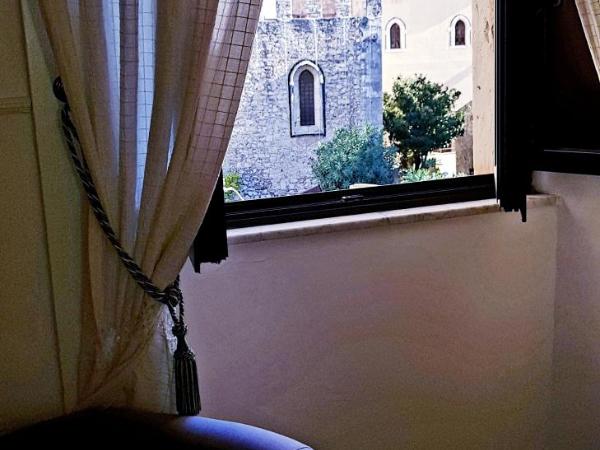 Villa Floresta Taormina : photo 8 de la chambre chambre double - vue sur jardin