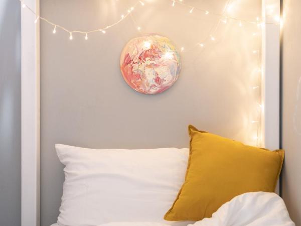 Better Moon Guesthouse : photo 3 de la chambre chambre familiale avec salle de bains privative