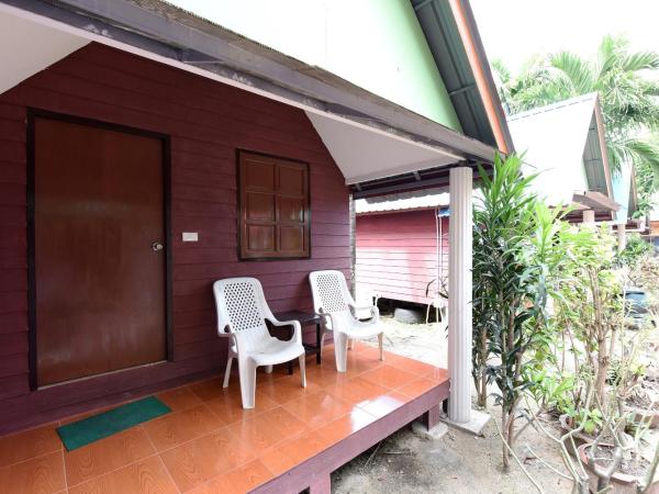 Phi Phi Twin Palms Bungalow : photo 5 de la chambre bungalow avec climatisation