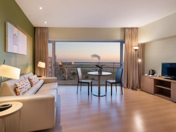 Eurostars Oasis Plaza : photo 10 de la chambre suite de luxe - vue sur bord de mer