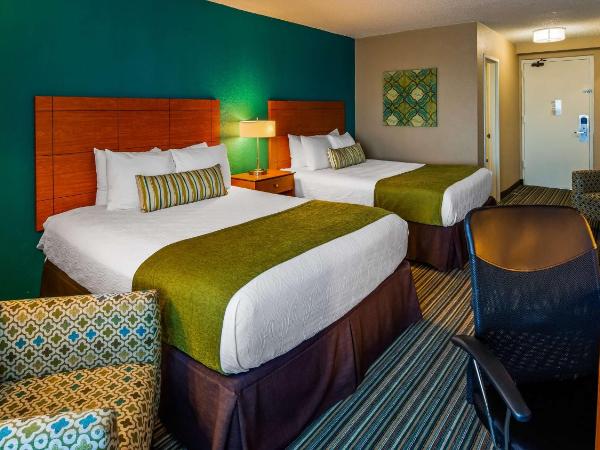 Best Western On The Bay Inn & Marina : photo 1 de la chambre chambre avec 2 lits queen-size - vue sur baie