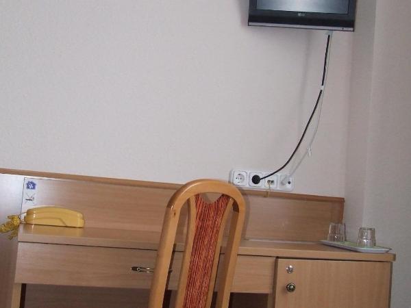 Hotel Zuglo : photo 2 de la chambre chambre quadruple