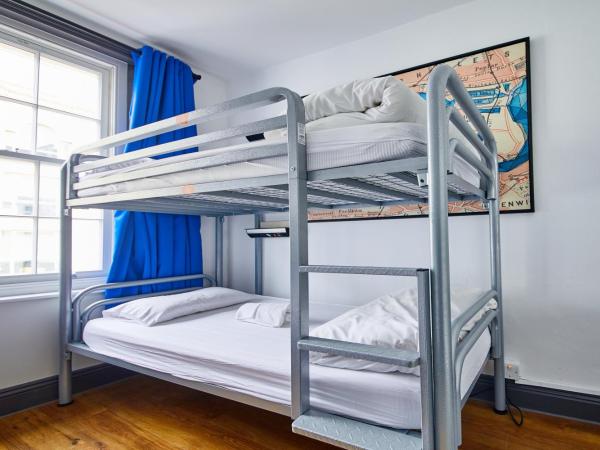 St Christopher's Inn Oasis - London Bridge - Female Only : photo 6 de la chambre lit dans dortoir pour femmes de 4 lits