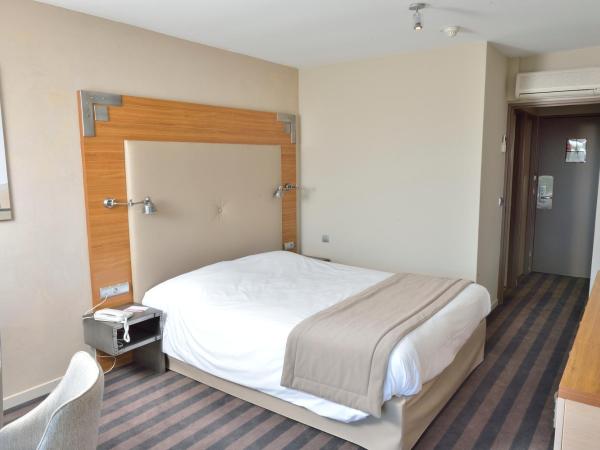 Côte Ouest Hôtel Thalasso & Spa Les Sables d'Olonne - MGallery : photo 8 de la chambre chambre lit queen-size classique avec balcon