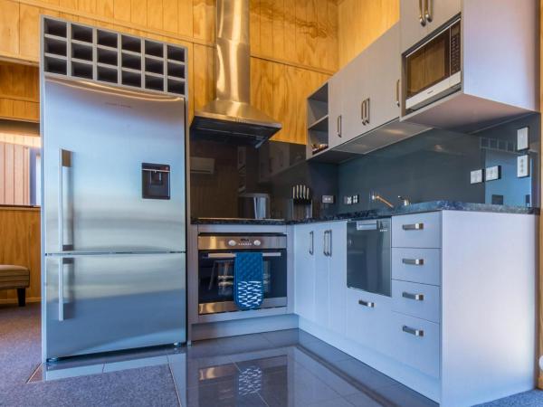 Apartments at Queenstown TOP 10 Holiday Park : photo 8 de la chambre appartement 2 chambres