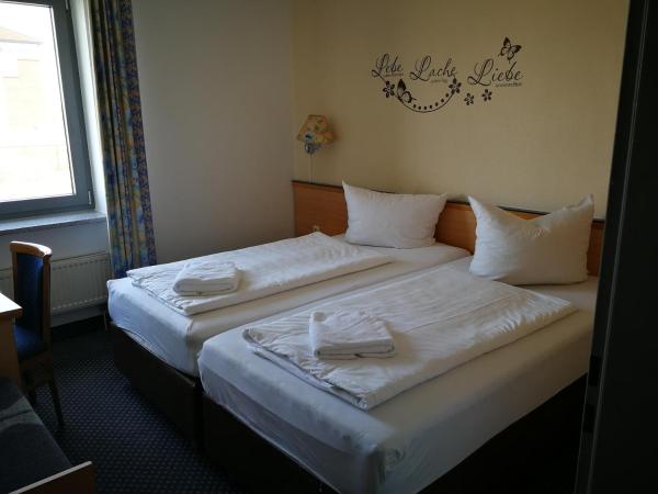Hotel NEAR BY : photo 3 de la chambre chambre familiale (2 adultes + 4 enfants)