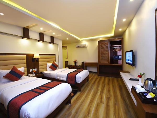 Hotel Jampa : photo 1 de la chambre chambre familiale communicante - navette aéroport aller ou retour gratuite