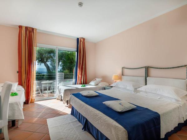 Hotel Luna Lughente : photo 2 de la chambre chambre familiale (2 adultes et 2 enfants)