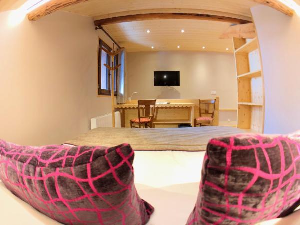 Hotel Le Soly : photo 4 de la chambre chambre quadruple avec balcon