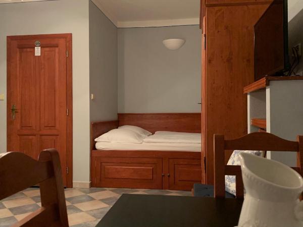 Pension Amadeus & Apartments : photo 9 de la chambre suite familiale (2 adultes + 2 enfants)