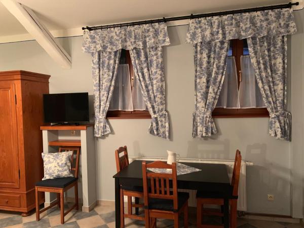 Pension Amadeus & Apartments : photo 8 de la chambre suite familiale (2 adultes + 2 enfants)