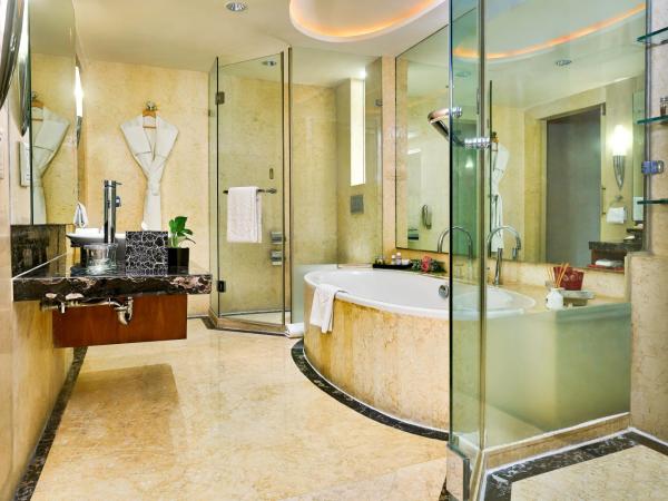 Taj Club House : photo 1 de la chambre suite deluxe - transfert aéroport aller simple et cocktail en soirée