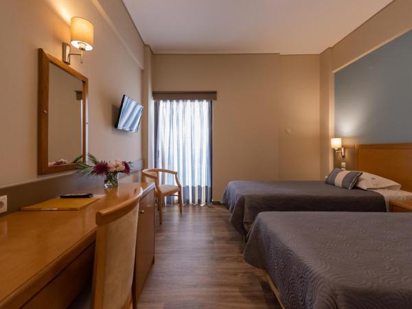 Hotel Ostria : photo 2 de la chambre chambre double deluxe - vue latérale sur mer