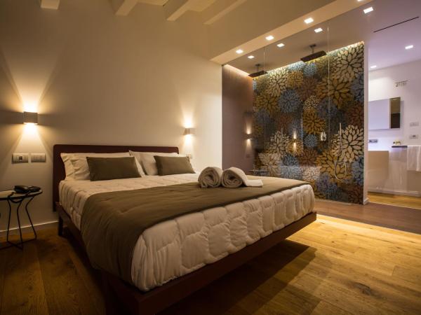 Plebis - B&B in Sicilia nel centro storico di Catania : photo 1 de la chambre suite junior avec terrasse