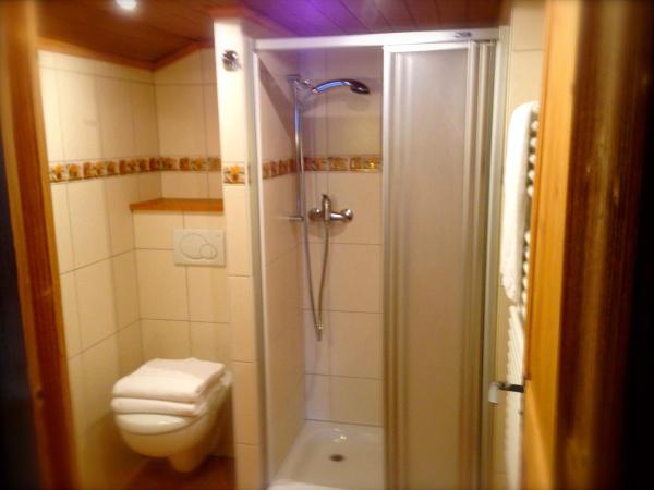 Auberge de la poste : photo 4 de la chambre chambre familiale (2 adultes + 1 enfant)