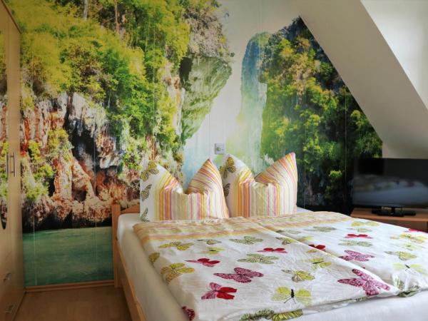 Pension Jung : photo 1 de la chambre chambre double avec salle de bains privative