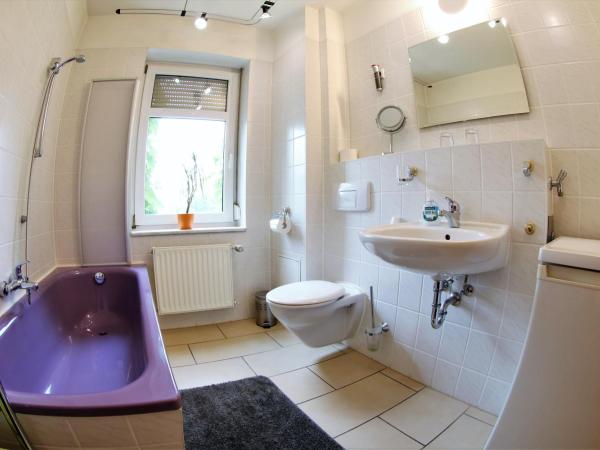 Pension Jung : photo 6 de la chambre grande chambre double ou lits jumeaux