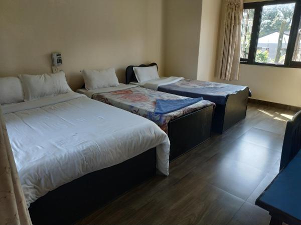 Trekkers Lodge : photo 1 de la chambre chambre familiale avec balcon