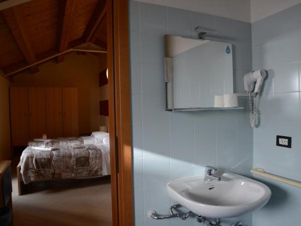 Central Hostel BG : photo 2 de la chambre chambre lits jumeaux