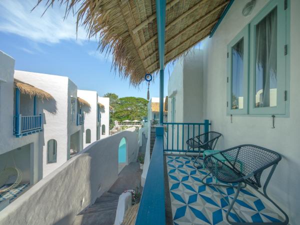 Resort de Paskani : photo 10 de la chambre chambre double - vue sur piscine